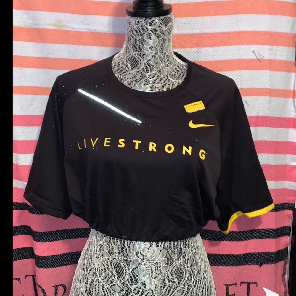 Nike LiveStrong Crop Top